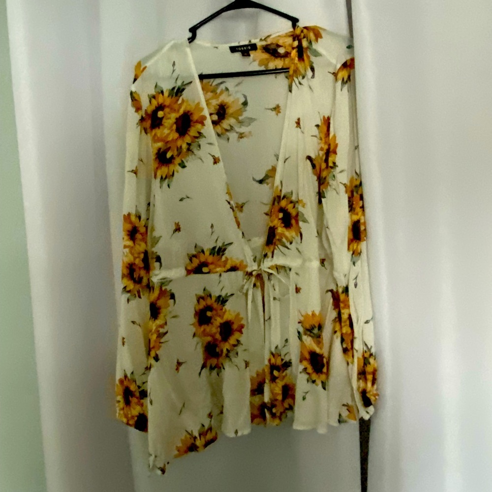 Pretty Torrid top/Kimono Size 2x